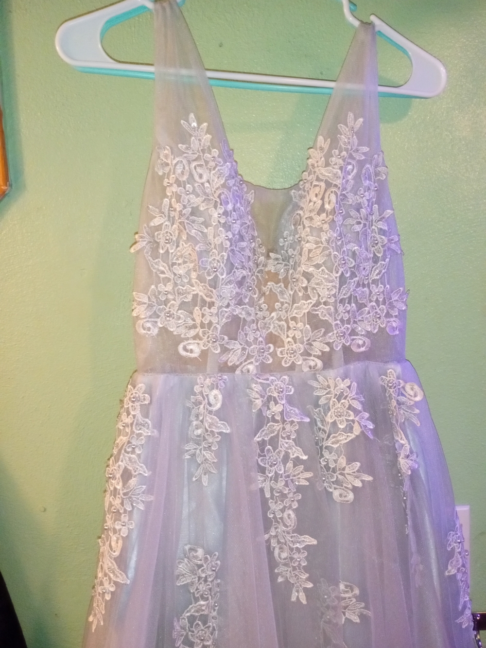 White Lace Appliqué V-Neck Tulle Dress